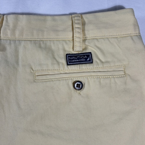 Nautica mens canary yellow basic double pleated 8" inseam chino shorts - size 38 - Picture 4 of 11